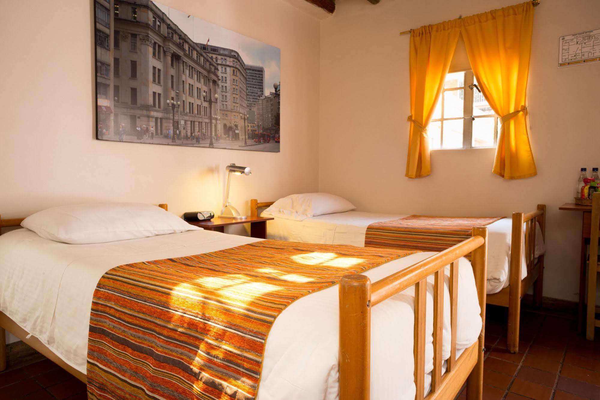 Hotel Casona Del Patio Bogotá Esterno foto